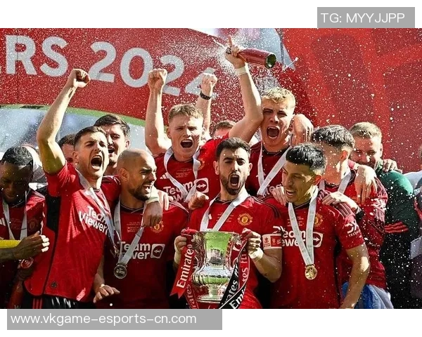 足总杯激战回顾AC米兰与曼联平局后点球大战引发全场热烈反响