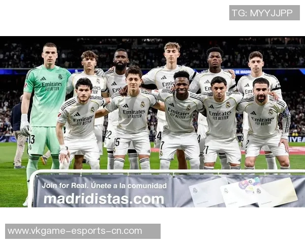 世界杯激战：里昂与皇马战成平局乌龙球成比赛转折点解析